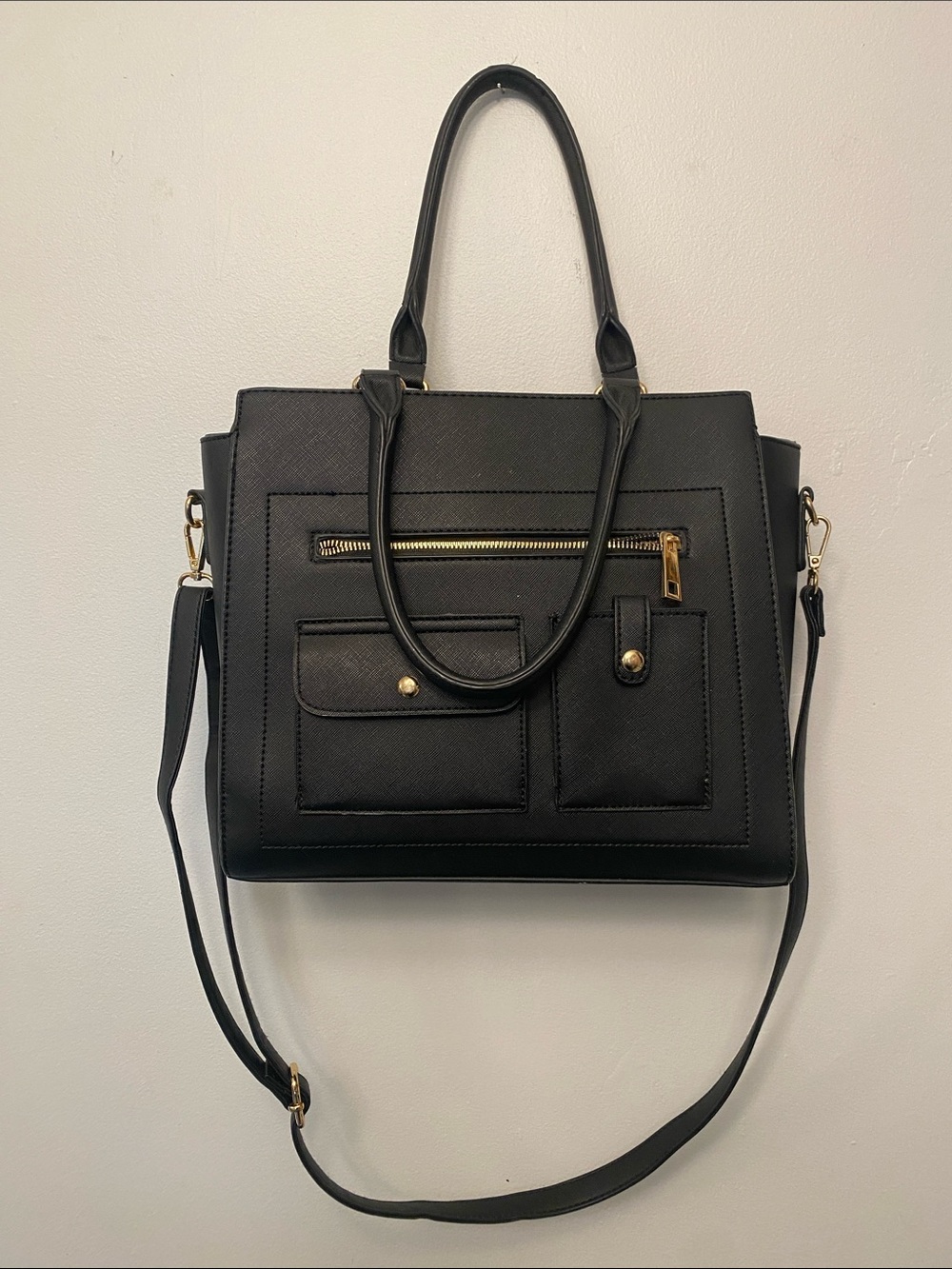 Classic Black Structured Tote Handbag - Elegant Everyday Carry